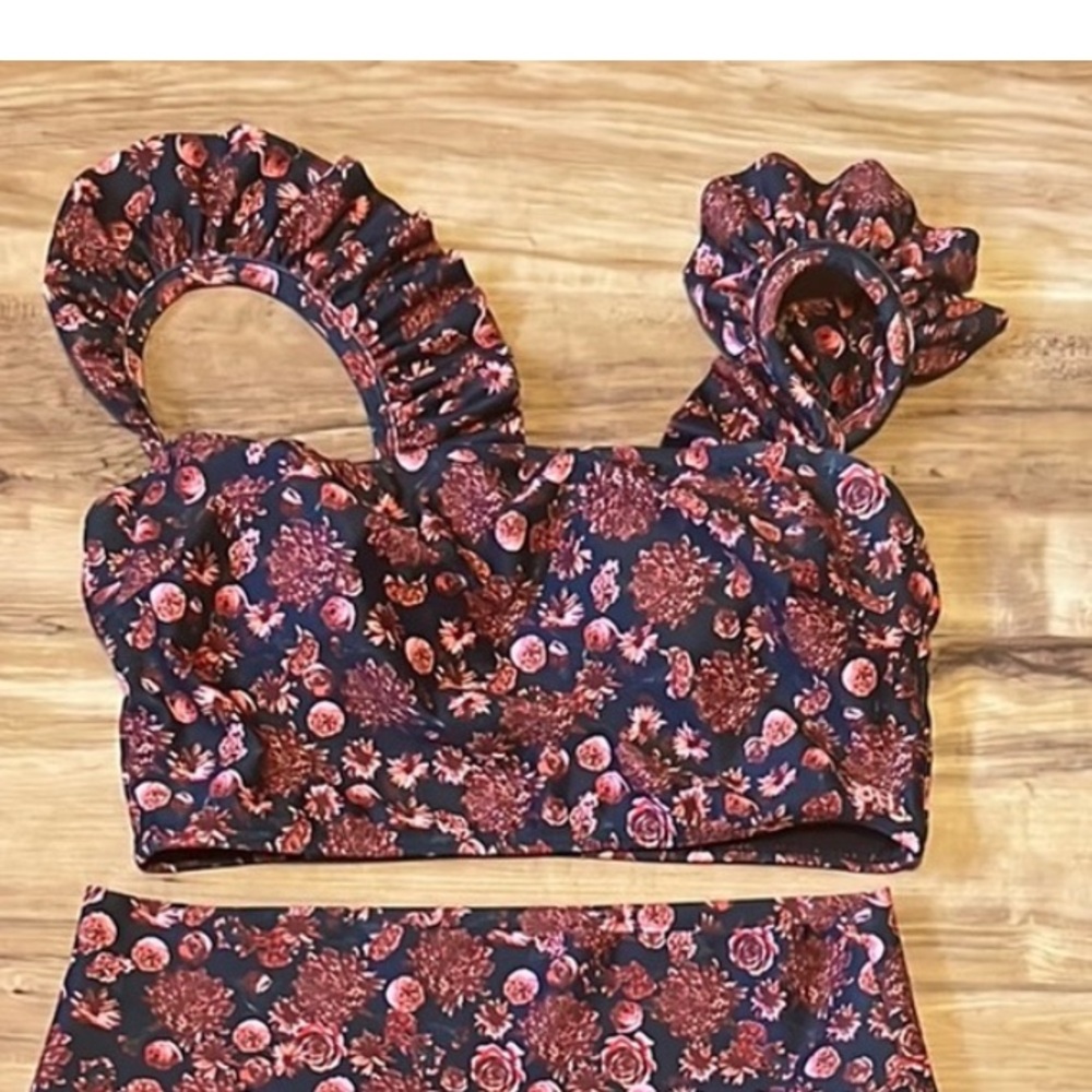 Albion Fit Pink Ditzy Bella Crop Top - medium